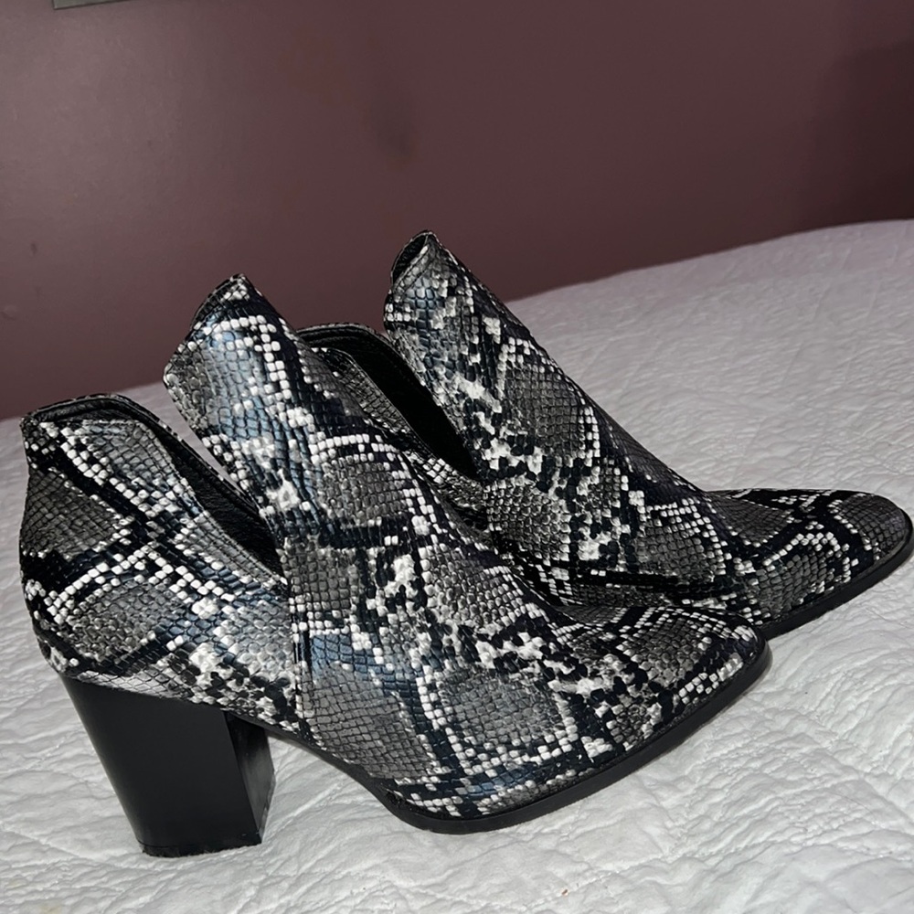 Snake print boots never worn!!